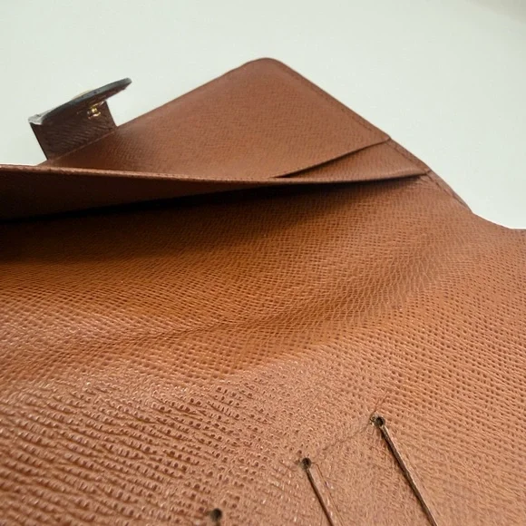 Louis Vuitton Wallet - Picture 8 of 15